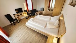 Zimmer im Hotel Restaurant Krone in Königsbrunn, Bayern